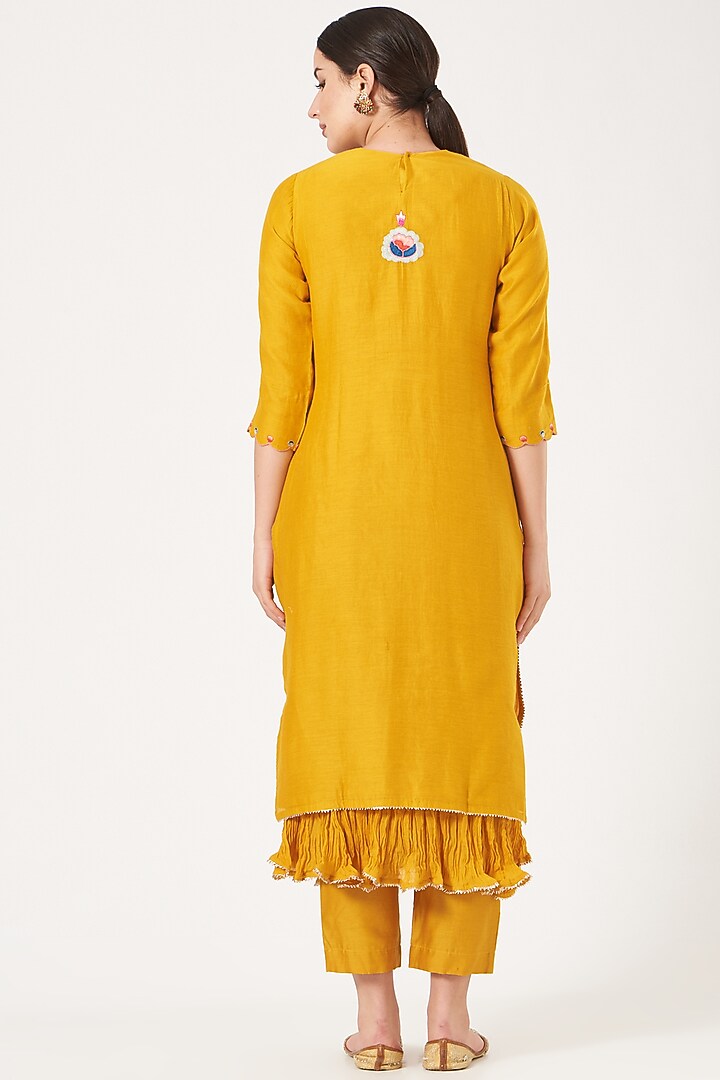 Yellow Embroidered Kurta Set by Made in Pinkcity at Pernia's Pop Up Shop