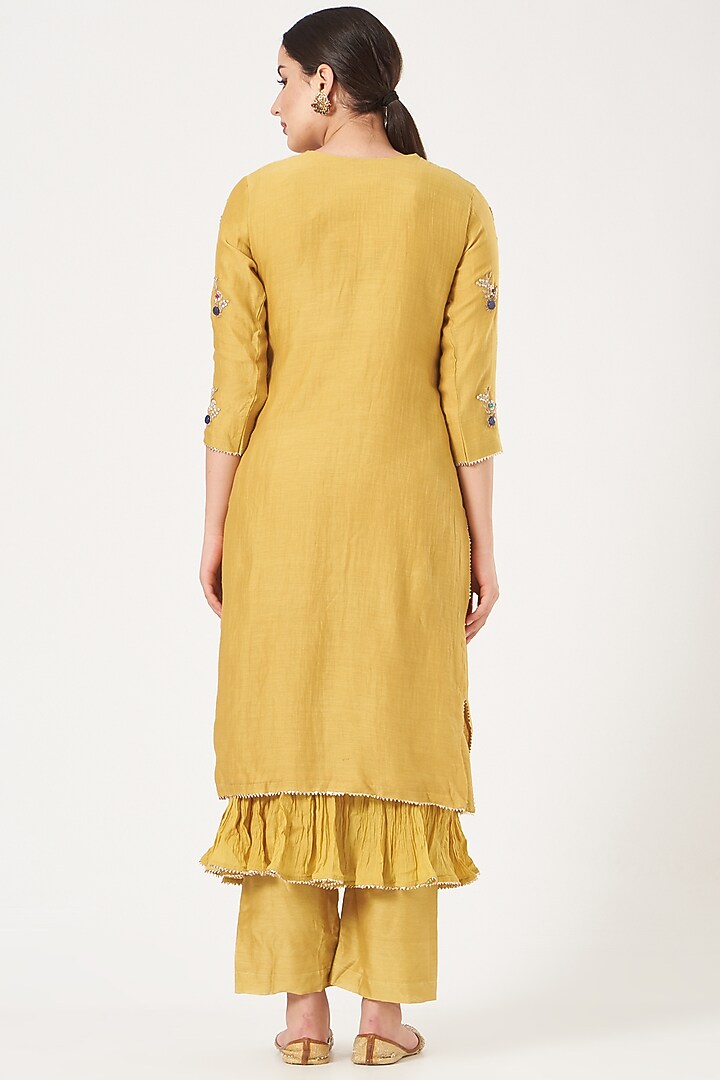 Yellow Embroidered Kurta Set by Made in Pinkcity at Pernia's Pop Up Shop