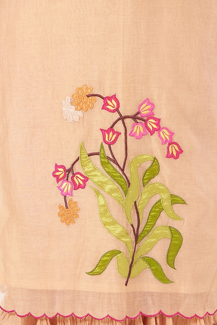 Peach Embroidered Kurta Set by Made in Pinkcity at Pernia's Pop Up Shop