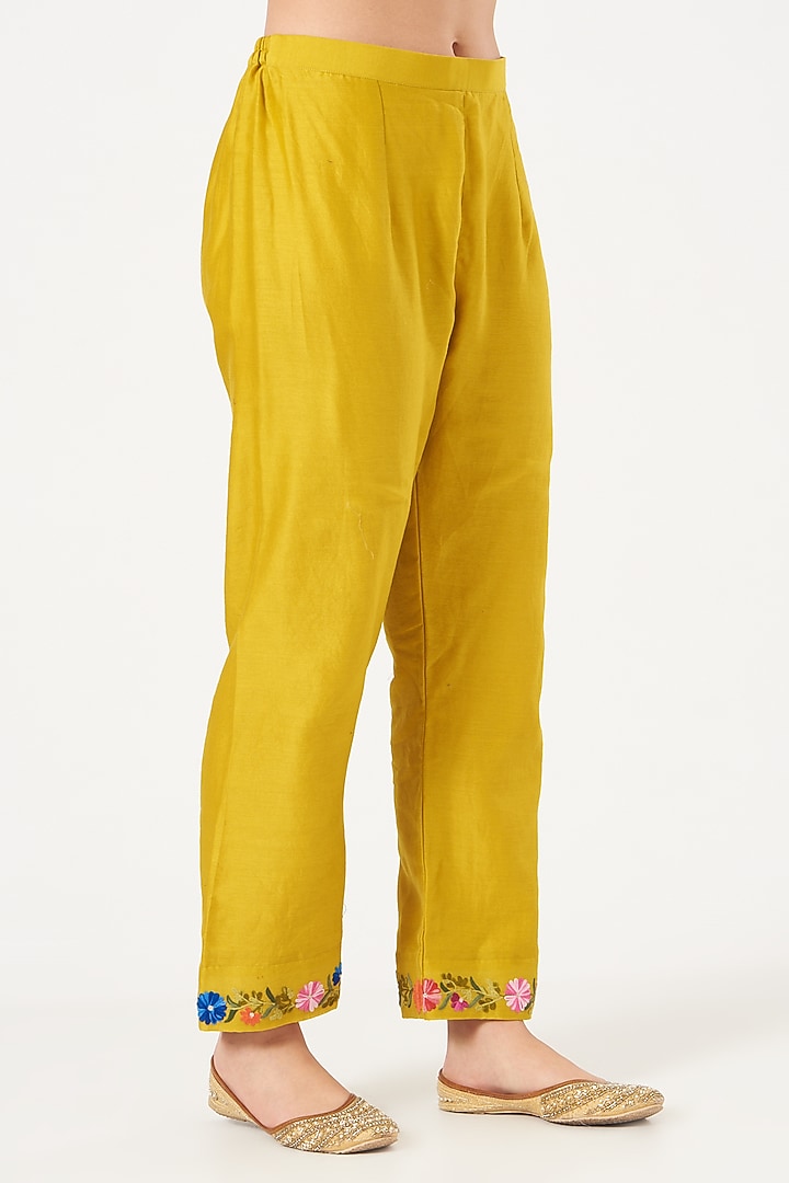 Yellow Embroidered Kurta Set by Made in Pinkcity at Pernia's Pop Up Shop