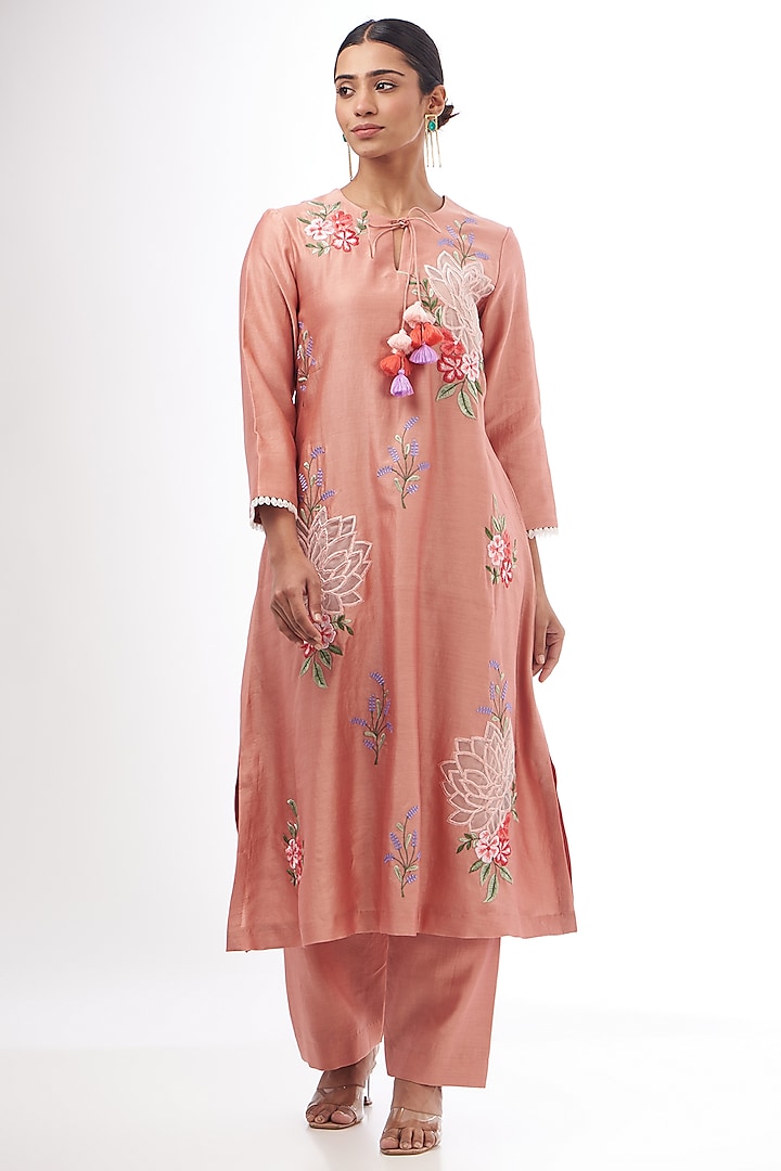 Pink Chanderi Resham & Applique Embroidered Kurta Set by Made in Pinkcity