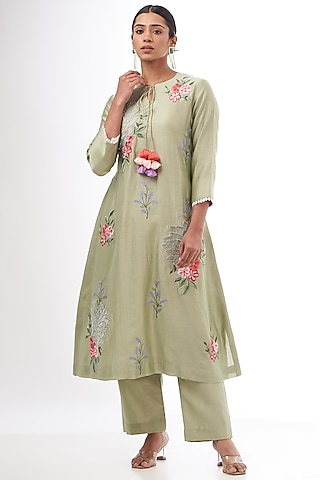 Grey Chanderi Resham & Applique Embroidered Kurta Set by Made in Pinkcity