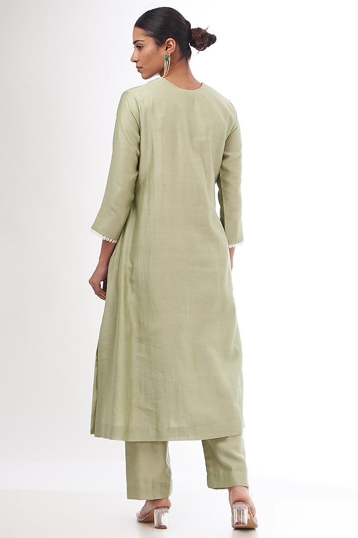 Grey Chanderi Resham & Applique Embroidered Kurta Set by Made in Pinkcity at Pernia's Pop Up Shop