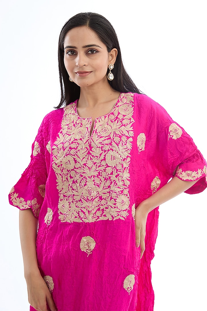 Pink Spun Silk Tilla Work Crushed Kaftan Set by Made in Pinkcity at Pernia's Pop Up Shop