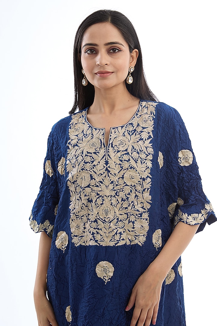 Navy Blue Spun Silk Tilla Work Crushed Kaftan Set by Made in Pinkcity at Pernia's Pop Up Shop