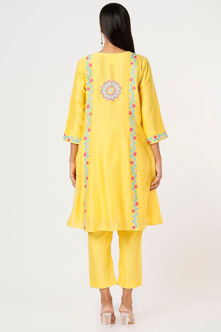 Yellow Applique Embroidered Kurta Set by Made in Pinkcity at Pernia's Pop Up Shop