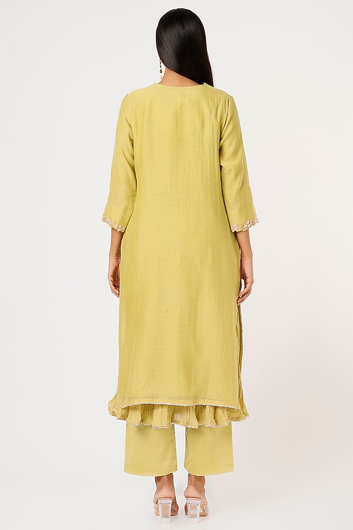 Green Hand Embroidered Kurta Set by Made in Pinkcity at Pernia's Pop Up Shop
