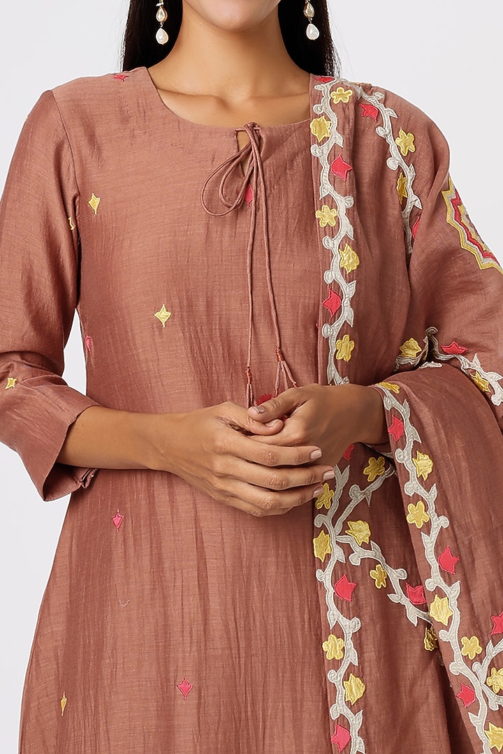 Brown Applique Embroidered Kurta Set by Made in Pinkcity at Pernia's Pop Up Shop