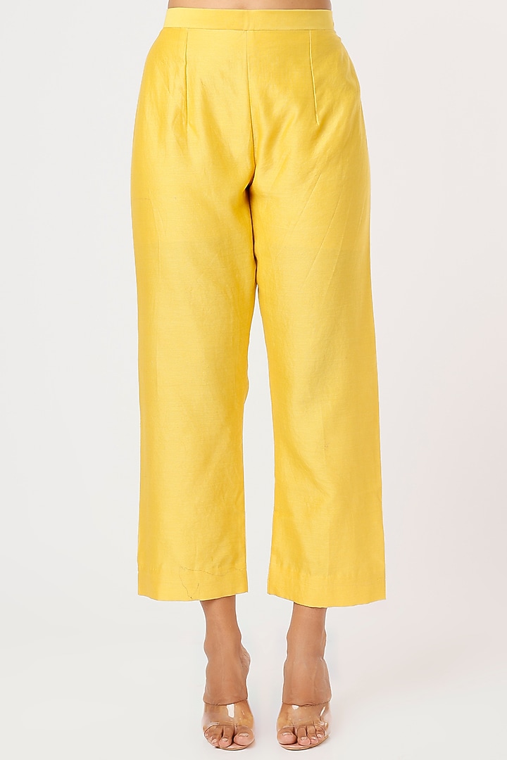 Yellow Hand Embroidered Kurta Set by Made in Pinkcity at Pernia's Pop Up Shop