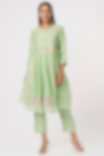 Green Chanderi Kurta Set by Made in Pinkcity at Pernia's Pop Up Shop