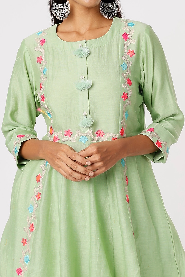 Green Chanderi Kurta Set by Made in Pinkcity at Pernia's Pop Up Shop
