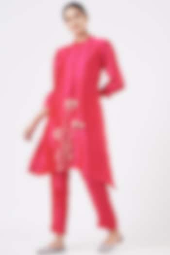 Red Hand Embroidered Kurta Set by Made in Pinkcity