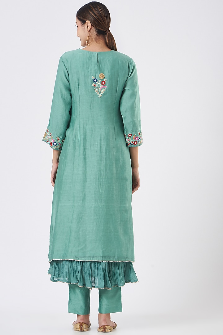 Sea Green Hand Embroidered Kurta Set by Made in Pinkcity at Pernia's Pop Up Shop
