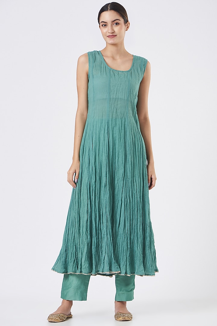 Sea Green Hand Embroidered Kurta Set by Made in Pinkcity at Pernia's Pop Up Shop