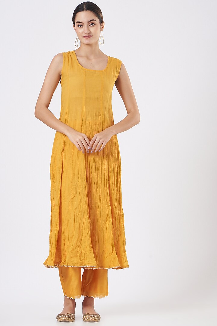 Yellow Applique Embroidered Kurta Set by Made in Pinkcity at Pernia's Pop Up Shop