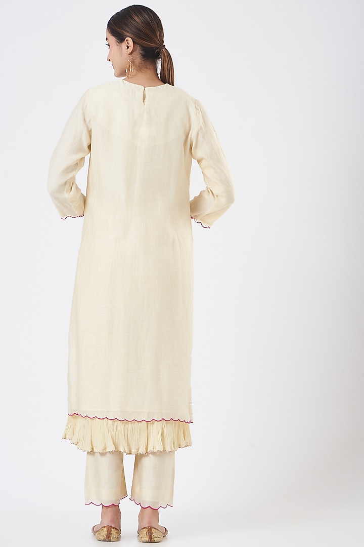 Off-White Embroidered Kurta Set by Made in Pinkcity at Pernia's Pop Up Shop