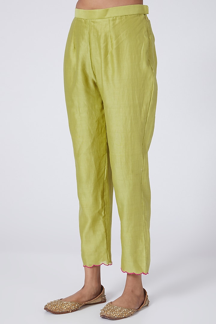 Green Hand Embroidered Kurta Set by Made in Pinkcity at Pernia's Pop Up Shop