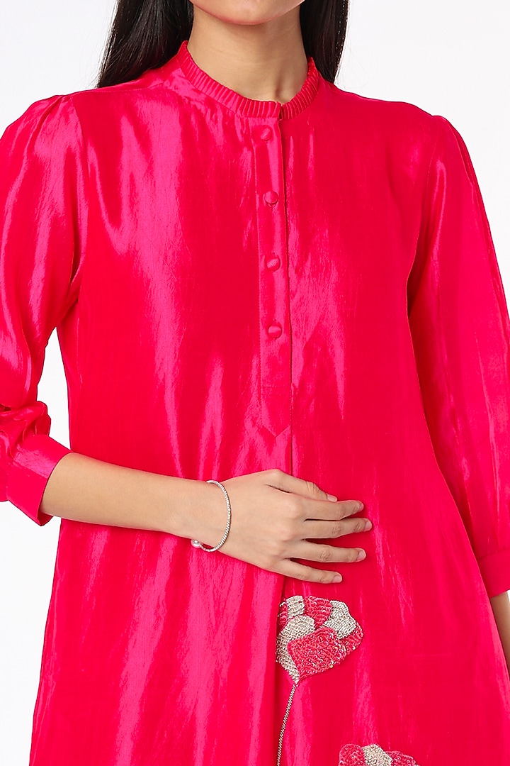 Red Kora Silk Embroidered Kurta Set by Made in Pinkcity at Pernia's Pop Up Shop