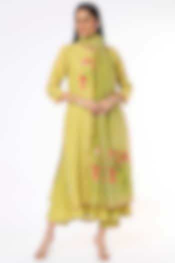 Green Chanderi Embroidered Kurta Set by Made in Pinkcity