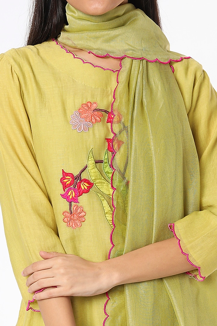 Green Chanderi Embroidered Kurta Set by Made in Pinkcity at Pernia's Pop Up Shop