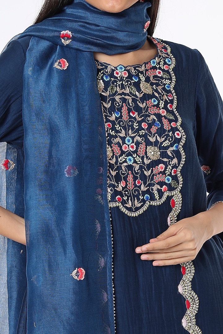 Blue Hand Embroidered Kurta Set by Made in Pinkcity at Pernia's Pop Up Shop