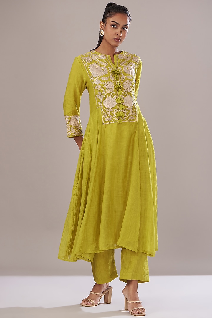 Green Chanderi Embroidered Kurta Set by Made in Pinkcity at Pernia's Pop Up Shop