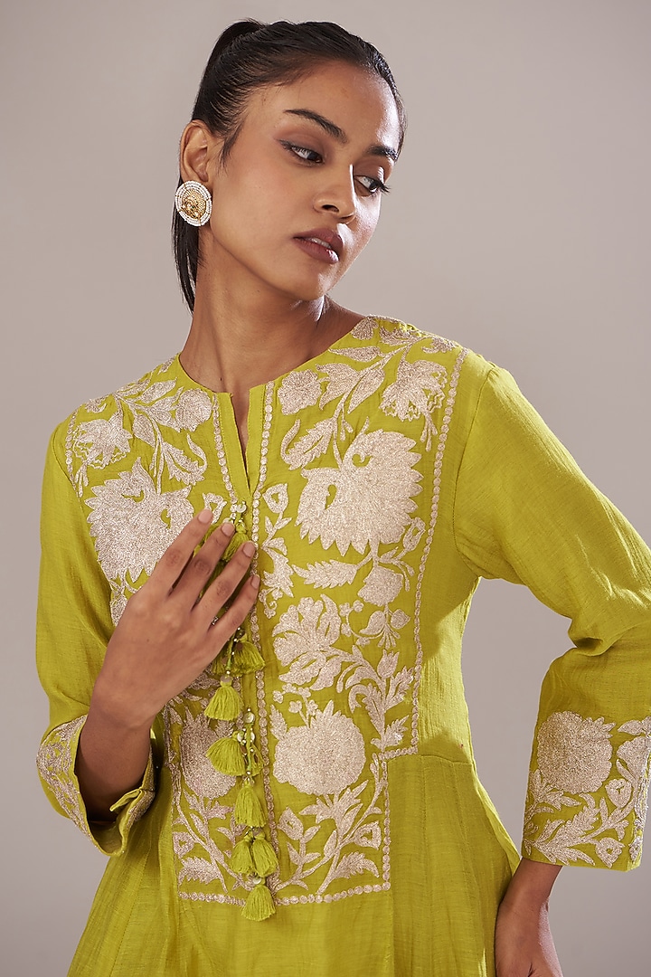 Green Chanderi Embroidered Kurta Set by Made in Pinkcity at Pernia's Pop Up Shop