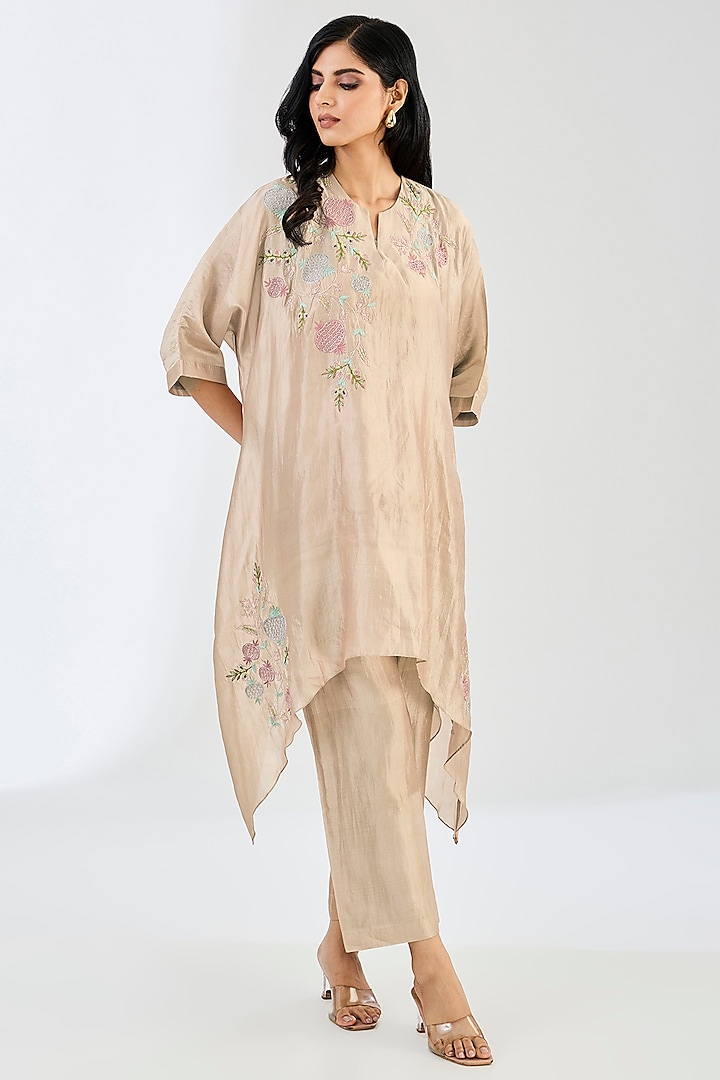 Silver Kora Silk Cutdana Work Kaftan Set by Made in Pinkcity at Pernia's Pop Up Shop