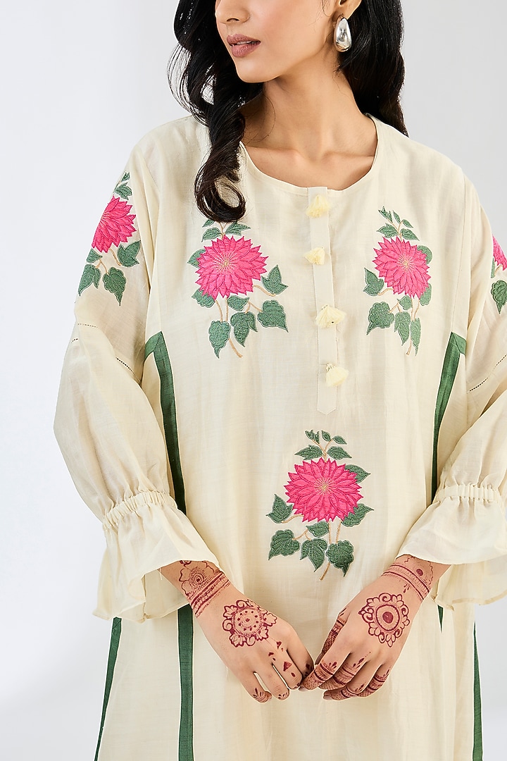 White Chanderi Resham Thread Work Kurta Set by Made in Pinkcity at Pernia's Pop Up Shop