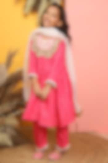 Pink Blended Cotton Kurta Set For Girls by PNK Isha Arora (Pink)