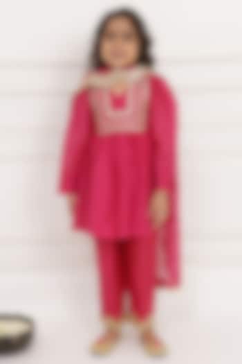 Rani Pink Chanderi Kurta Set For Girls by PNK Isha Arora (Pink)
