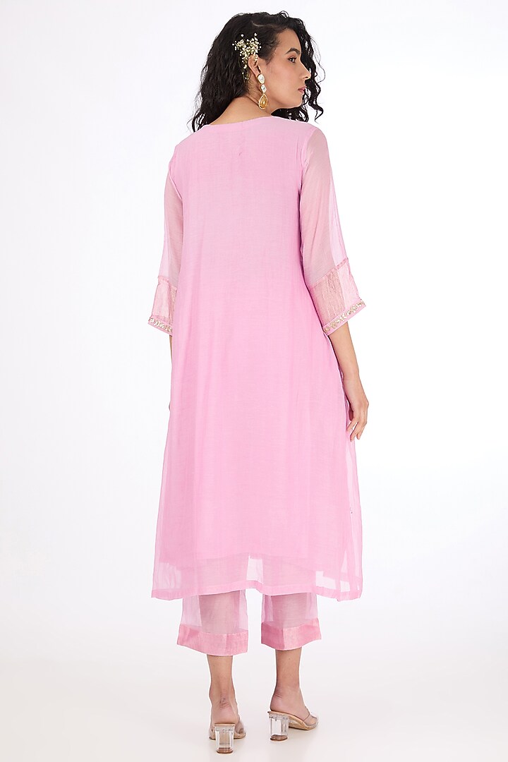 Pink Chanderi Hand Embroidered Kurta Set by Label Pankhuri by Priyanka at Pernia's Pop Up Shop