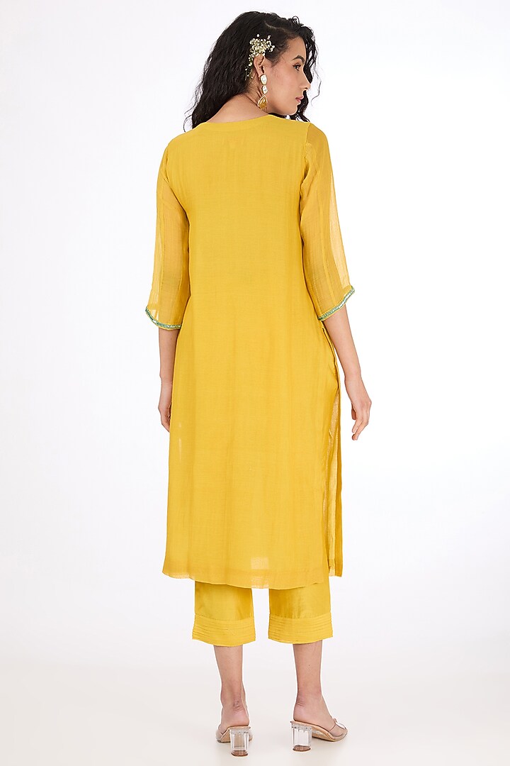 Yellow Chanderi Hand Embroidered Kurta Set by Label Pankhuri by Priyanka at Pernia's Pop Up Shop