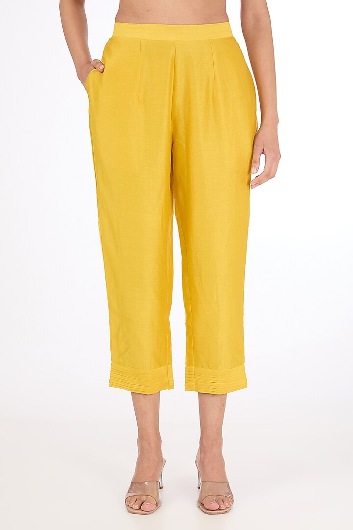 Yellow Chanderi Hand Embroidered Kurta Set by Label Pankhuri by Priyanka at Pernia's Pop Up Shop