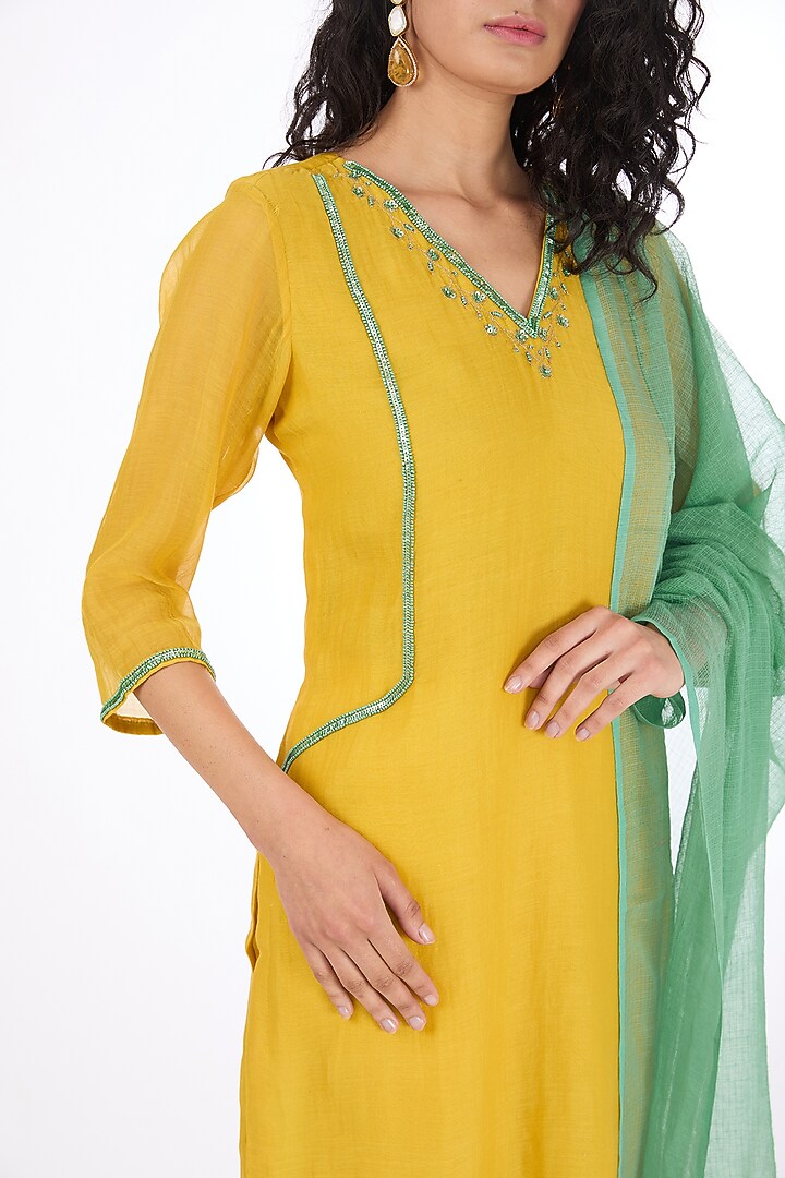 Yellow Chanderi Hand Embroidered Kurta Set by Label Pankhuri by Priyanka at Pernia's Pop Up Shop