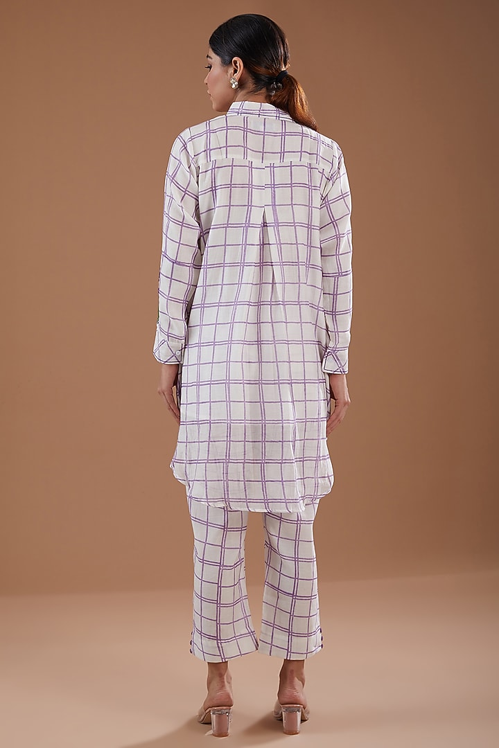 Mauve & Off-White Chanderi Hand-Block Printed Short Kurta Set by Label Pankhuri by Priyanka at Pernia's Pop Up Shop