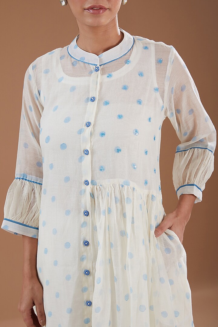 Off-White & Blue Chanderi Polka Dot Printed Kurta Set by Label Pankhuri by Priyanka at Pernia's Pop Up Shop