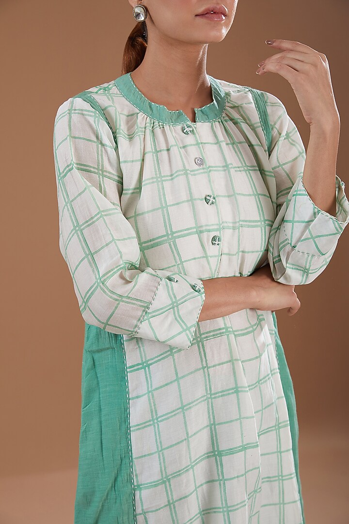 Green & White Chanderi Hand-Block Printed Kurta Set by Label Pankhuri by Priyanka at Pernia's Pop Up Shop