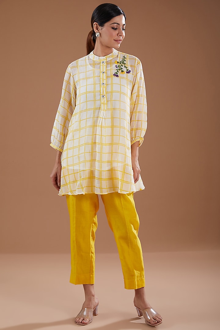 Yellow Chanderi Pants by Label Pankhuri by Priyanka at Pernia's Pop Up Shop
