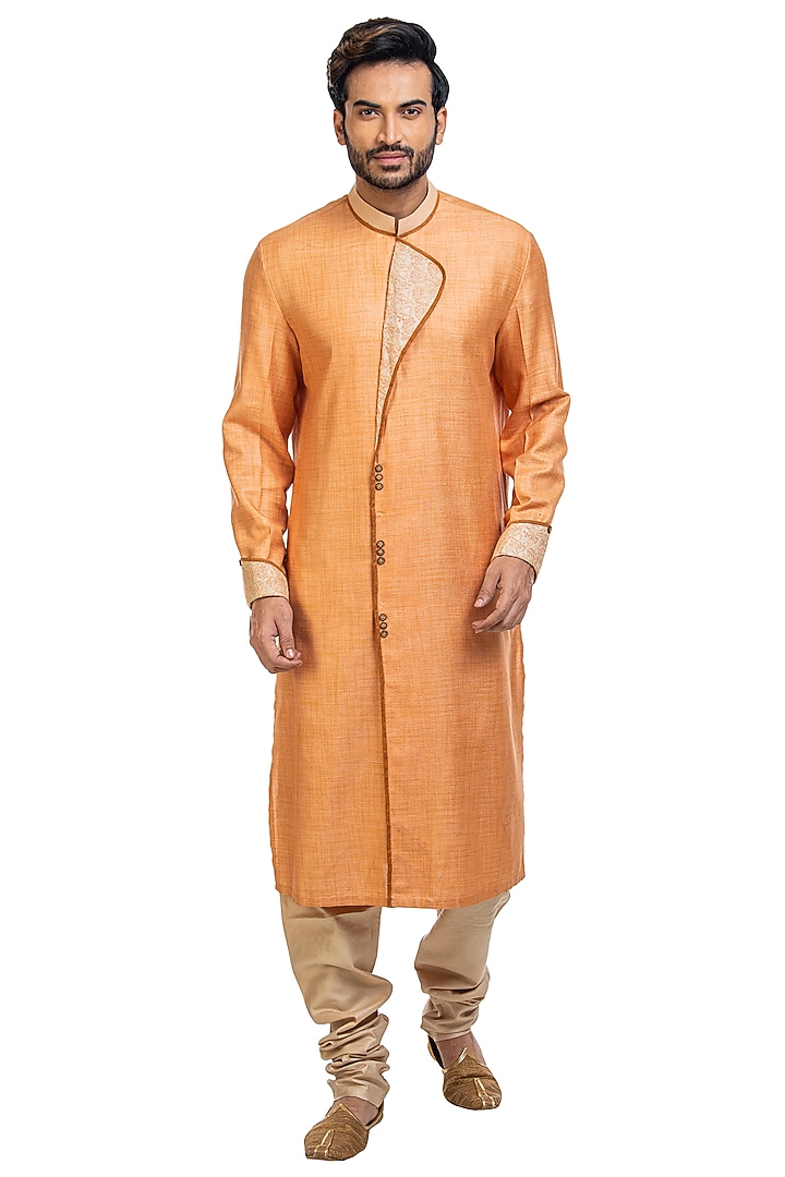 Peach Embroidered Kurta Set by Poonam Kasera at Pernia's Pop Up Shop