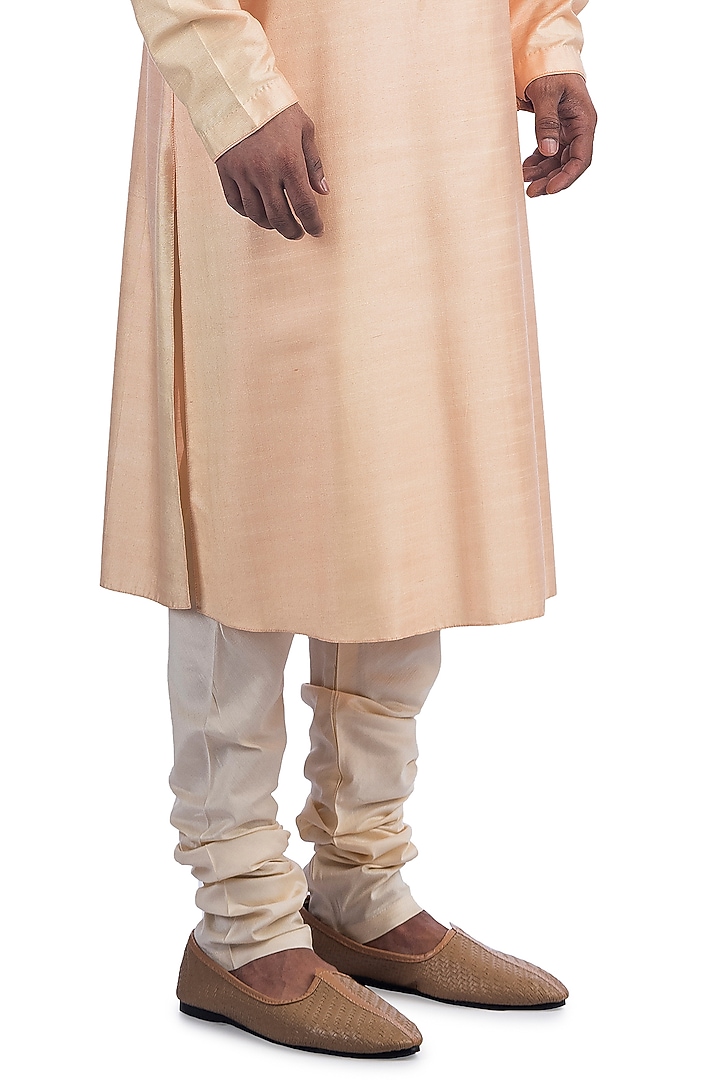Peach Embroidered Kurta Set by Poonam Kasera at Pernia's Pop Up Shop