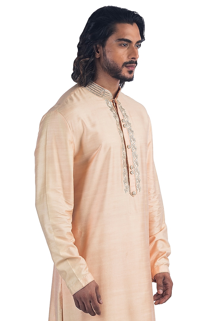 Peach Embroidered Kurta Set by Poonam Kasera at Pernia's Pop Up Shop