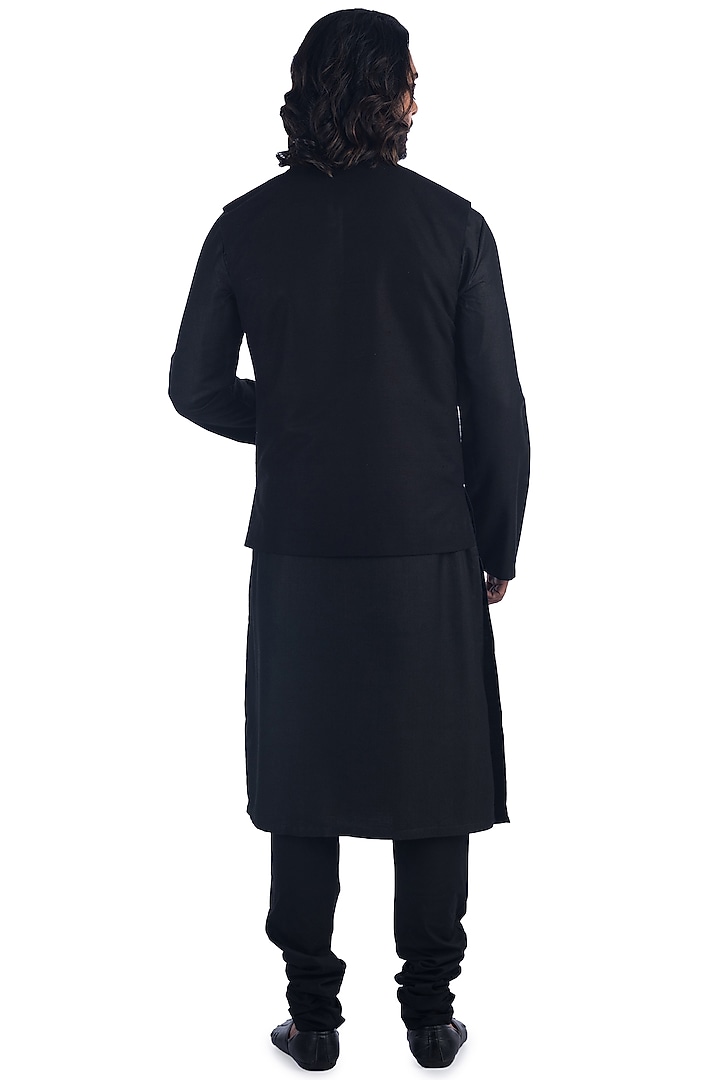 Black & Maroon Bundi Jacket With Kurta Set by Poonam Kasera at Pernia's Pop Up Shop