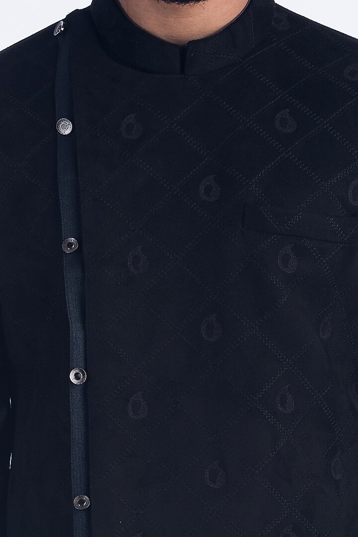 Black Embroidered Bundi Jacket With Kurta Set by Poonam Kasera at Pernia's Pop Up Shop