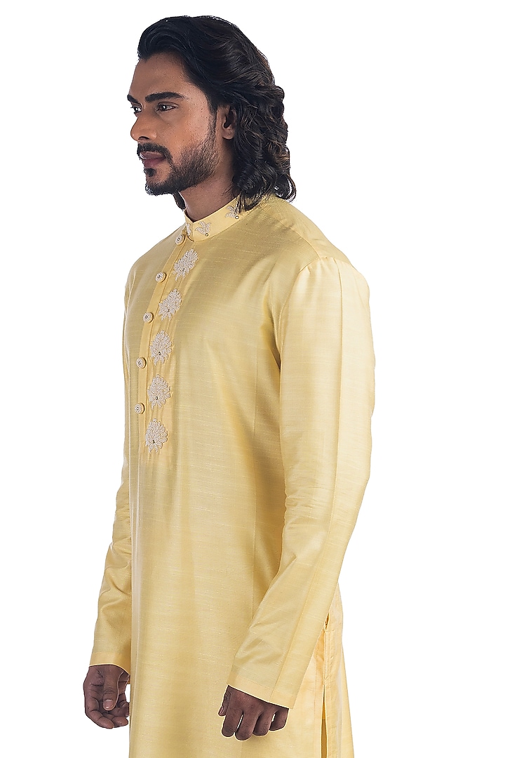 Yellow Hand Embroidered Kurta Set by Poonam Kasera at Pernia's Pop Up Shop