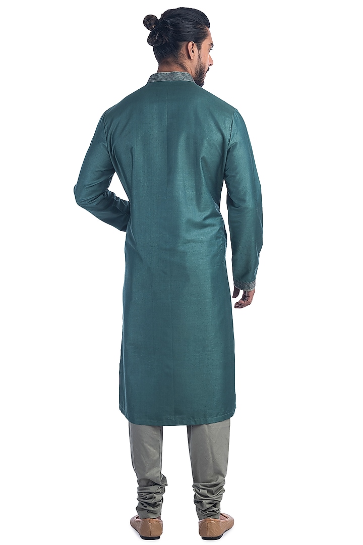 Teal Machine Embroidered Kurta Set by Poonam Kasera at Pernia's Pop Up Shop