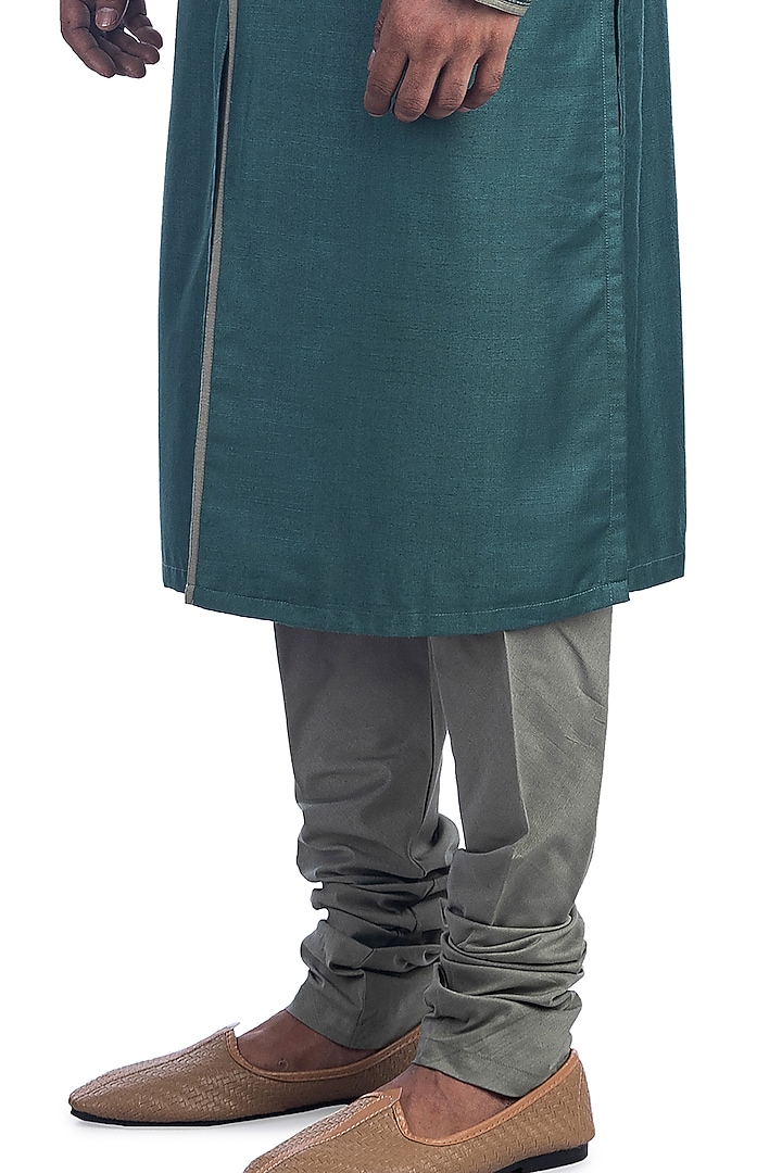Teal Machine Embroidered Kurta Set by Poonam Kasera at Pernia's Pop Up Shop