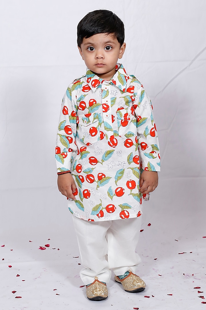 White Cotton Printed Kurta Set For Boys by Pankhuri by Priyanka - Kids