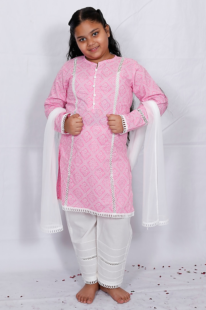 Pink Cotton Hand Block Printed Kurta Set For Girls by Pankhuri by Priyanka - Kids at Pernia's Pop Up Shop