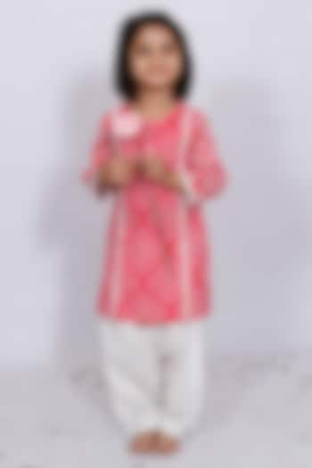 Red Cambric Cotton Printed Kurta Set For Girls by Pankhuri by Priyanka - Kids at Pernia's Pop Up Shop